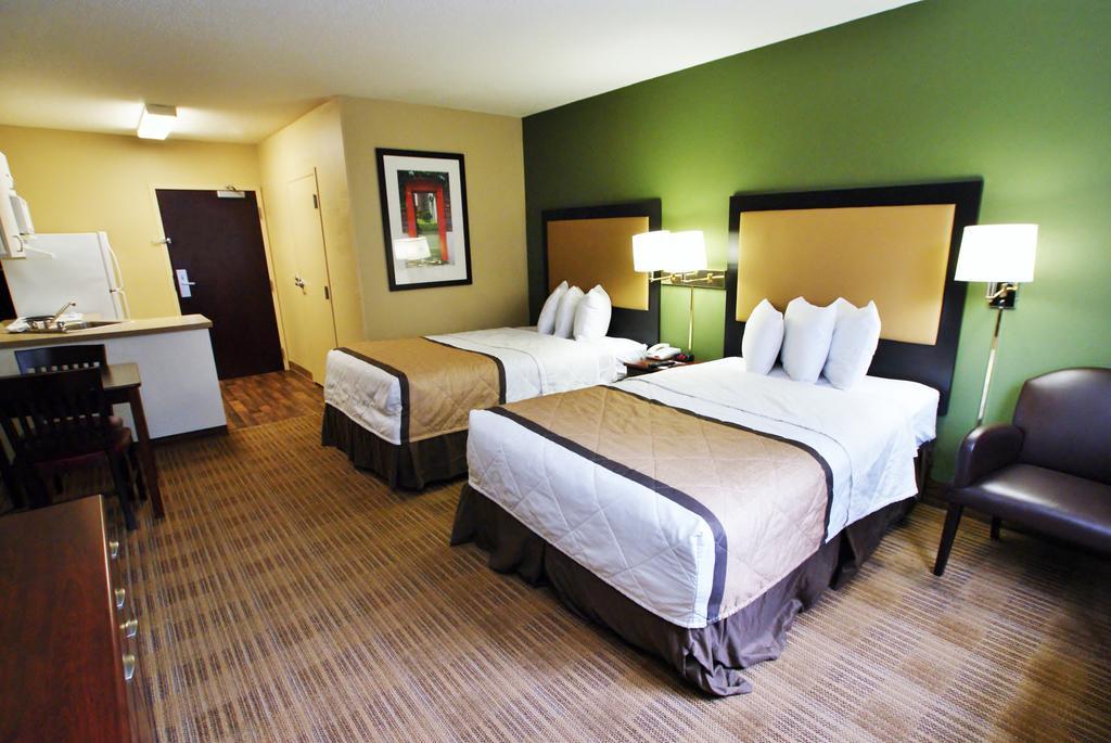Extended America - - Airport Palm Springs