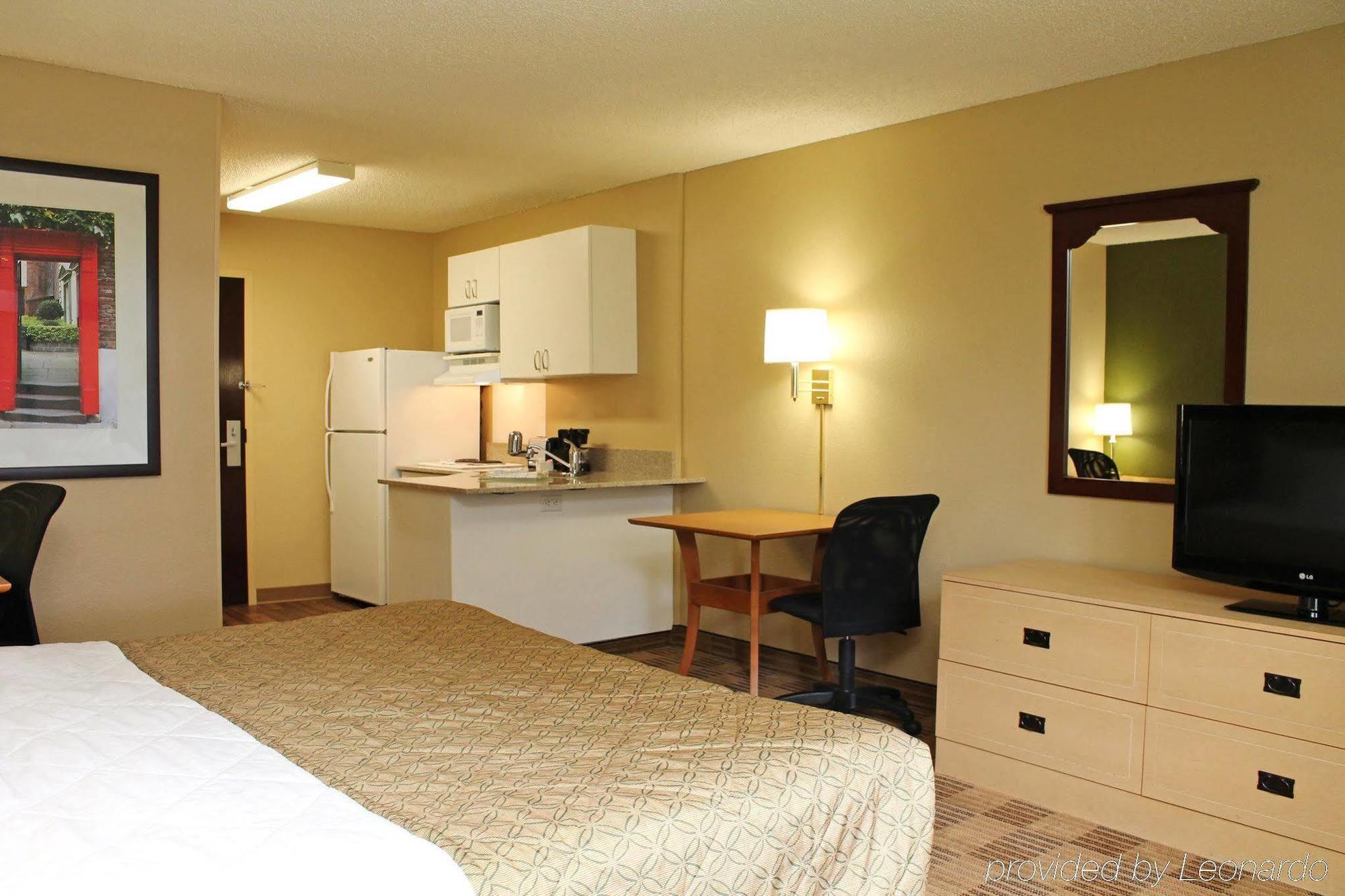 Extended America - - Airport Hotel 2*